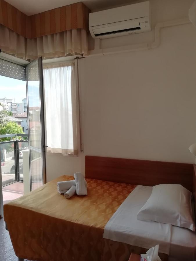 Hotel Goldene Rose Rimini Exterior foto