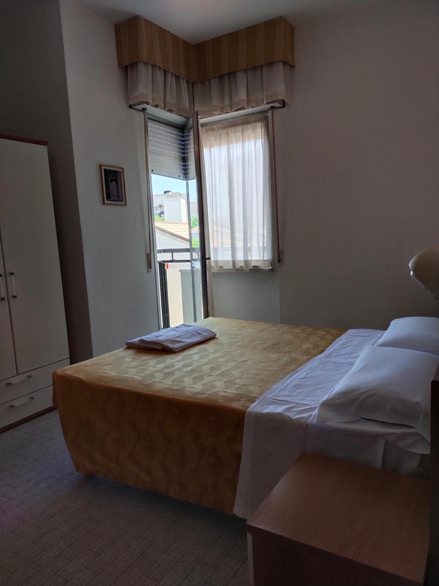 Hotel Goldene Rose Rimini Exterior foto