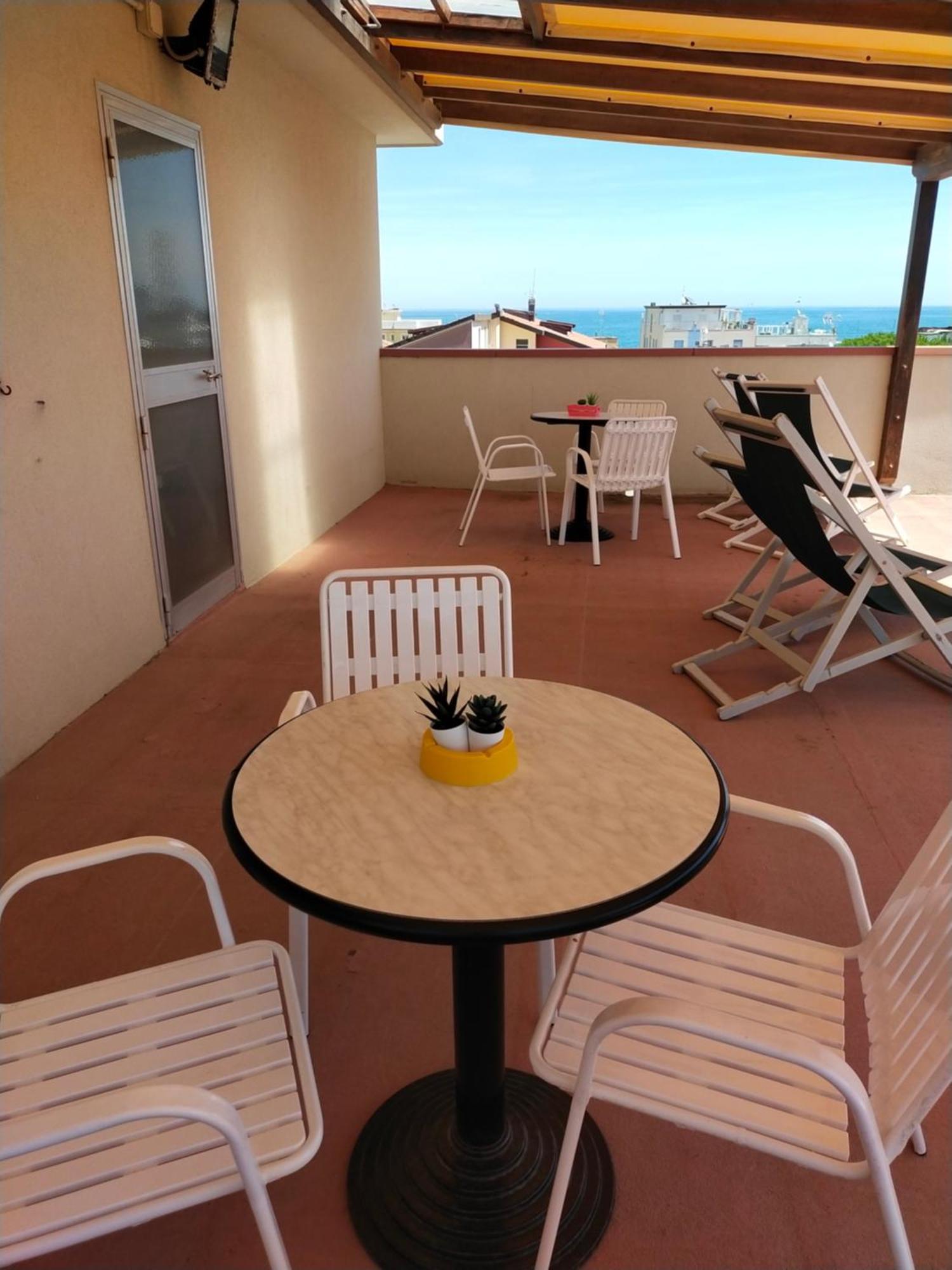 Hotel Goldene Rose Rimini Exterior foto