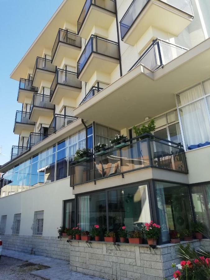 Hotel Goldene Rose Rimini Exterior foto
